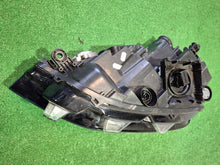 Load image into Gallery viewer, Frontscheinwerfer VW Sportsvan 517941036A 90111565 Rechts Scheinwerfer Headlight SCH5540833897yg