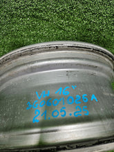 Laden Sie das Bild in den Galerie-Viewer, 1x Alufelge 16 Zoll 6.5&quot; 5x112 3G0601025A Audi B8 Passat Rim Wheel