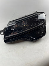 Laden Sie das Bild in den Galerie-Viewer, Frontscheinwerfer Skoda Karoq 57B941015C Links Scheinwerfer Headlight SCH2383155772zd
