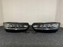 Laden Sie das Bild in den Galerie-Viewer, Frontscheinwerfer Skoda Octavia I 5E4941016 5E4941015 Ein Satz Headlight SCH7357040014pl