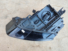 Laden Sie das Bild in den Galerie-Viewer, Frontscheinwerfer Audi Q3 8U0941034 Xenon Rechts Scheinwerfer Headlight SCH4889809917rq