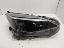 Laden Sie das Bild in den Galerie-Viewer, Frontscheinwerfer Toyota Yaris Cross OD-310 Rechts Scheinwerfer Headlight SCH8559974135ra