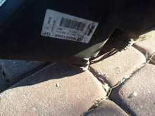 Laden Sie das Bild in den Galerie-Viewer, Frontscheinwerfer Opel Zafira B Meriva A Ein Stück (Rechts oder Links) Headlight