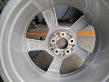Laden Sie das Bild in den Galerie-Viewer, 1x Alufelge 19 Zoll 8.5" 5x112 40ET Glanz Silber 8W0601025ES Audi Rim Wheel FEL9025789987au