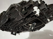 Laden Sie das Bild in den Galerie-Viewer, Frontscheinwerfer Mercedes-Benz Gla H247 A2479063604 LED Rechts Headlight SCH3871973977dt