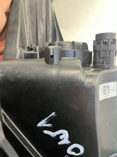 Load image into Gallery viewer, Frontscheinwerfer Hyundai I20 II 92101C8000 Ein Stück (Rechts oder Links)