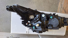 Laden Sie das Bild in den Galerie-Viewer, Frontscheinwerfer Toyota Corolla SP81150-02X10 Links Scheinwerfer Headlight SCH4948029344ob