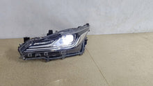 Laden Sie das Bild in den Galerie-Viewer, Frontscheinwerfer Toyota Corolla 81150-02T50-00 LED Links Scheinwerfer Headlight SCH9826973186bk