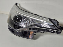 Laden Sie das Bild in den Galerie-Viewer, Frontscheinwerfer Toyota Avensis Rechts Scheinwerfer Headlight SCH6279861763vm