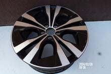 Laden Sie das Bild in den Galerie-Viewer, 1x Alufelge 17 Zoll 7.5&quot; 5x108 40,5ET Glanz 32327081 Volvo Rim Wheel