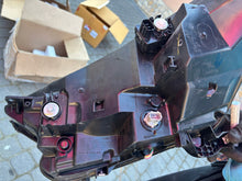 Load image into Gallery viewer, Frontscheinwerfer Honda Hrv Hr-V Crv Cr-V LED Ein Stück (Rechts oder Links)