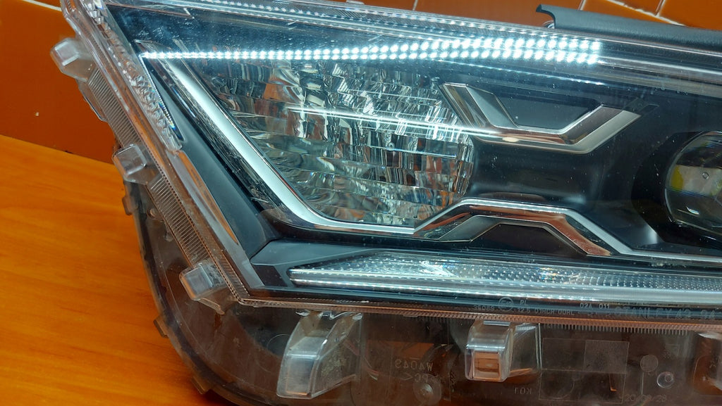 Frontscheinwerfer Toyota V 81185-42A33 LED Ein Stück (Rechts oder Links)