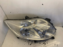 Laden Sie das Bild in den Galerie-Viewer, Frontscheinwerfer Toyota Auris 81110-02470 Rechts Scheinwerfer Headlight