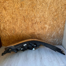 Laden Sie das Bild in den Galerie-Viewer, Frontscheinwerfer Toyota Chr C-Hr 81110-F4180-00 81150-F4180-00 LED Ein Satz