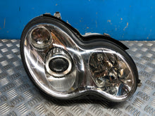 Laden Sie das Bild in den Galerie-Viewer, Frontscheinwerfer Mercedes-Benz W203 A2038203861 Xenon Rechts Headlight SCH1128960143se