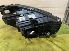 Laden Sie das Bild in den Galerie-Viewer, Frontscheinwerfer Mercedes-Benz W206 A2069068104 Links Scheinwerfer Headlight SCH8965670754ev