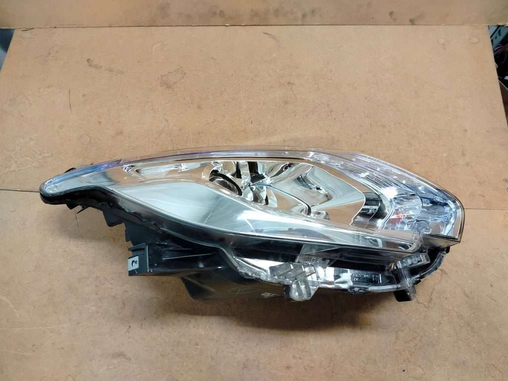 Frontscheinwerfer Mitsubishi L200 8301C742 Xenon Rechts Scheinwerfer Headlight