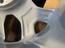 Laden Sie das Bild in den Galerie-Viewer, 1x Alufelge 17 Zoll 4x108 52197381 Jeep Rim Wheel FEL3929642026yf