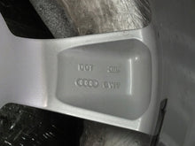 Laden Sie das Bild in den Galerie-Viewer, 1x Alufelge 19 Zoll 7.0" 5x112 43ET Glanz Silber 83A601025N Audi Rim Wheel FEL7997161131eu