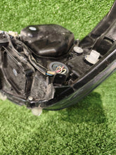 Laden Sie das Bild in den Galerie-Viewer, Frontscheinwerfer Toyota Hilux VIII CSC28960 Rechts Scheinwerfer Headlight SCH4811469847xv