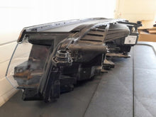 Laden Sie das Bild in den Galerie-Viewer, Frontscheinwerfer VW Touareg 761941774 Rechts Scheinwerfer Headlight SCH9015059780sj