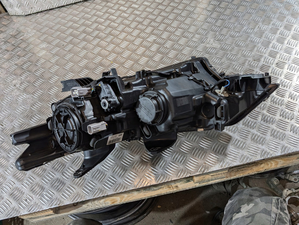 Frontscheinwerfer Mitsubishi Outlander III 8301C8-64 LED Rechts Headlight