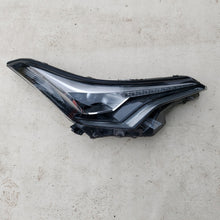Laden Sie das Bild in den Galerie-Viewer, Frontscheinwerfer Toyota C-Hr Chr 81150-F4071-00 LED Rechts oder Links