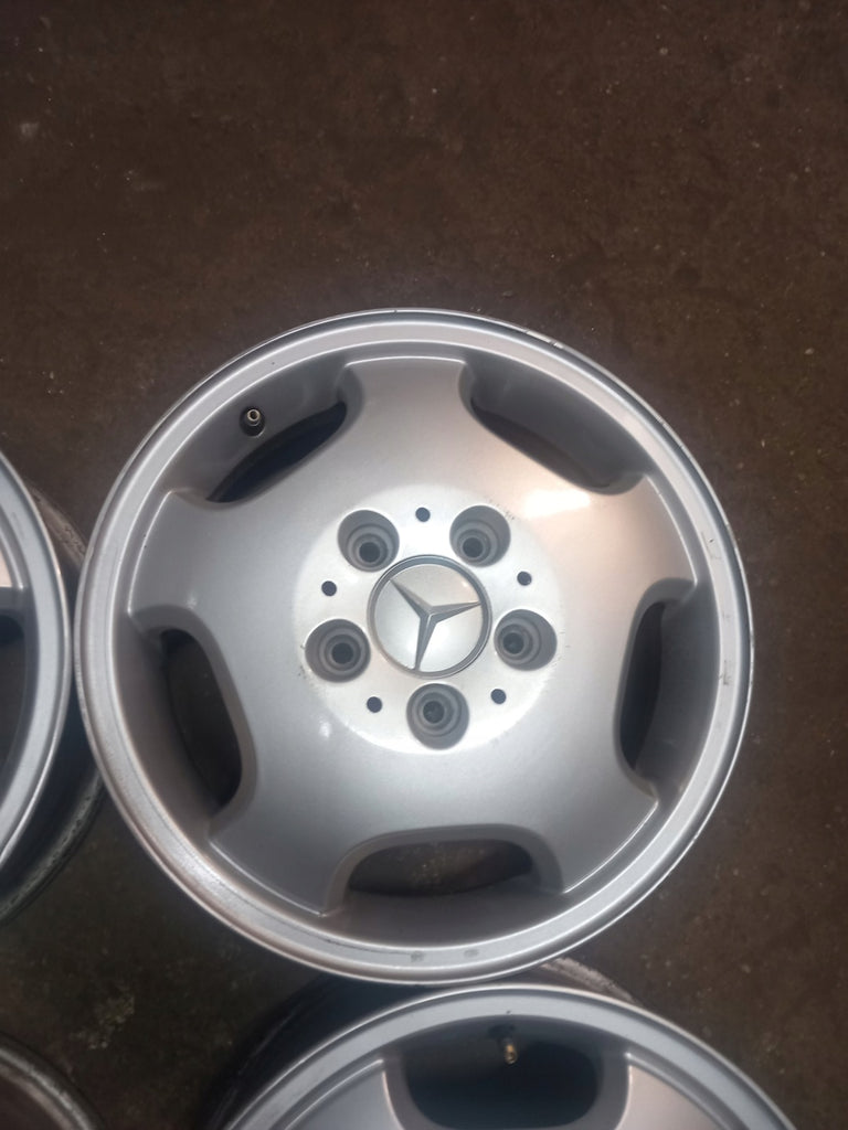 4x Alufelge 15 Zoll 5.5" 5x112 54ET Glanz Silber A1684011702 Mercedes-Benz W204 FEL2844159519lu