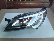 Laden Sie das Bild in den Galerie-Viewer, Frontscheinwerfer Peugeot Boxer 00468622910 130732952800 Links Headlight SCH3473642916pq