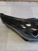 Laden Sie das Bild in den Galerie-Viewer, Frontscheinwerfer Kia Ceed 92101-J7500 Ein Stück (Rechts oder Links) Headlight