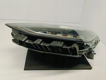 Laden Sie das Bild in den Galerie-Viewer, Frontscheinwerfer Tesla Model 3 5yj3 1077375-00-C Full LED Links Headlight
