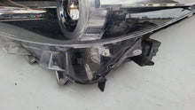 Laden Sie das Bild in den Galerie-Viewer, Frontscheinwerfer Mazda 3 B63C-51040 Full LED Ein Stück (Rechts oder Links) SCH9530500273mp