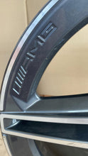 Laden Sie das Bild in den Galerie-Viewer, 1x Alufelge 19 Zoll 7.5" 5x112 53ET A2474011500 Mercedes-Benz Glb Gla Amg FEL1066192009ul