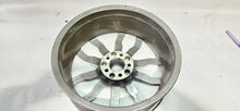 Laden Sie das Bild in den Galerie-Viewer, 1x Alufelge 18 Zoll 6.5" 5x112 41ET Glanz 6877550 BMW F39 X1 F48 Rim Wheel FEL1264133970js