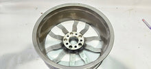 Laden Sie das Bild in den Galerie-Viewer, 1x Alufelge 18 Zoll 6.5" 5x112 41ET Glanz 6877550 BMW F39 X1 F48 Rim Wheel FEL1264133970js