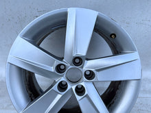 Laden Sie das Bild in den Galerie-Viewer, 1x Alufelge 16 Zoll 7.0&quot; 5x100 46ET 6V0601025B Skoda Fabia Rapid Rim Wheel