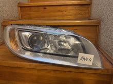 Laden Sie das Bild in den Galerie-Viewer, Frontscheinwerfer Volvo S80 V70 31420014 Rechts Scheinwerfer Headlight