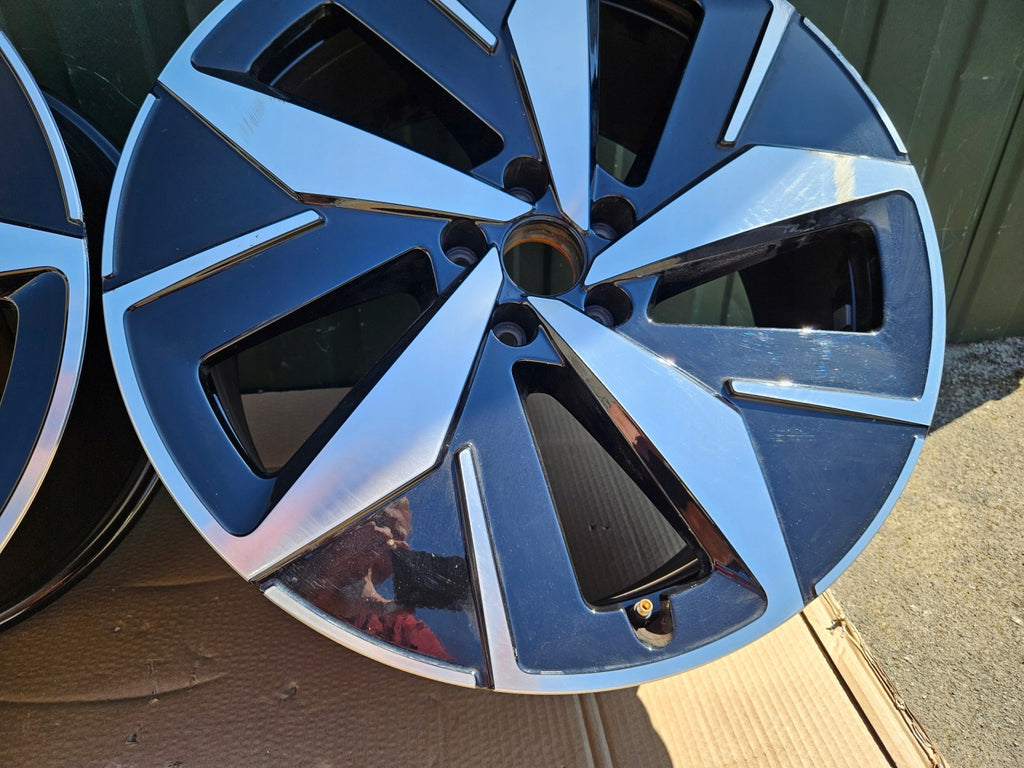 1x Alufelge 20 Zoll 8.0" 5x112 45ET 11A601025G VW Id.5 Id.4 Rim Wheel FEL2336823089oq