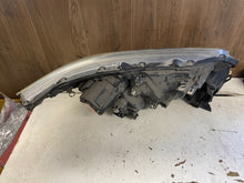Laden Sie das Bild in den Galerie-Viewer, Frontscheinwerfer Honda Cr-V Xenon Links Scheinwerfer Headlight