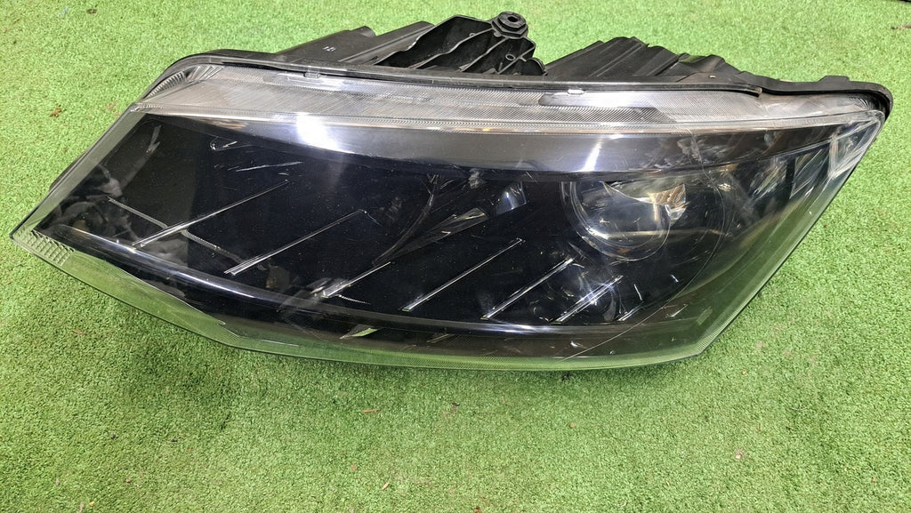 Frontscheinwerfer Skoda Fabia III 6V1941015A Links Scheinwerfer Headlight