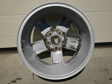Load image into Gallery viewer, 1x Alufelge 16 Zoll 6.5" 5x112 44ET Glanz Silber 5C0071496 VW Beetle Rim Wheel FEL4493249650hk