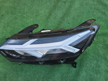 Laden Sie das Bild in den Galerie-Viewer, Frontscheinwerfer Dacia Sandero III Logan Jogger 260602561R LED Links Headlight SCH9081327618uc