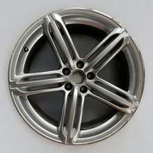 Laden Sie das Bild in den Galerie-Viewer, 1x Alufelge 20 Zoll 8.5&quot; 5x112 33ET Glanz Silber 8RO601025 Audi Q5 Rim Wheel