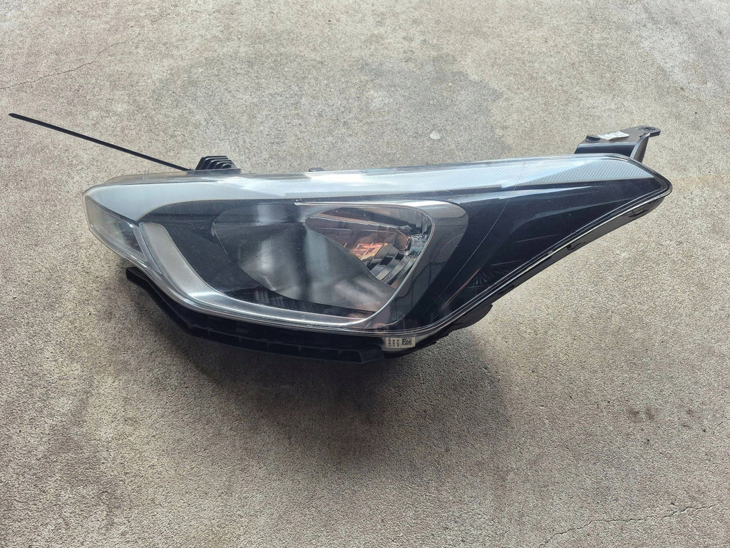 Frontscheinwerfer Hyundai I20 01048099900010 92101C8000 Links Headlight
