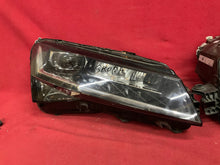 Laden Sie das Bild in den Galerie-Viewer, Frontscheinwerfer Skoda Superb III 3V1941016D Full LED Rechts oder Links