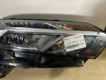 Laden Sie das Bild in den Galerie-Viewer, Frontscheinwerfer Dacia Sandero III Jogger Rechts Scheinwerfer Headlight