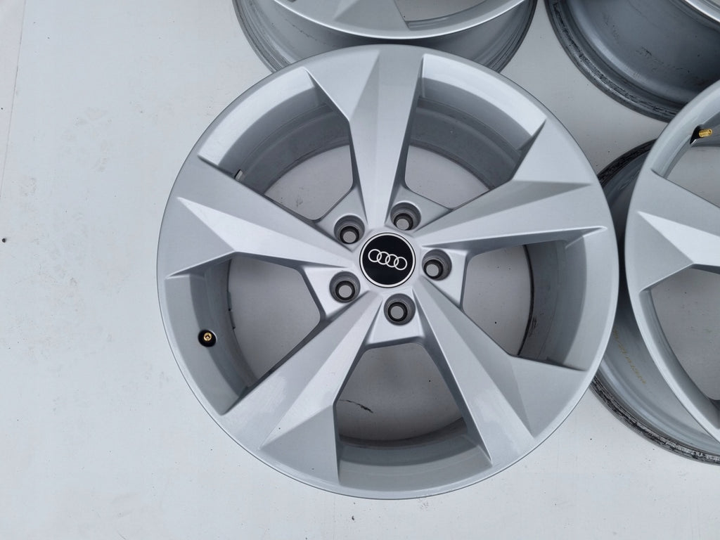 4x Alufelge 18 Zoll 8.0" 5x112 46ET Silber 8Y0601025J Audi B7 Octavia I Golf FEL5590780847uh