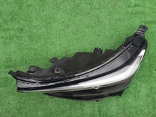 Laden Sie das Bild in den Galerie-Viewer, Frontscheinwerfer Honda Hr-V Full LED Links Scheinwerfer Headlight