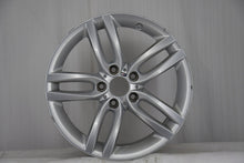 Load image into Gallery viewer, 1x Alufelge 18 Zoll 8.0" 5x120 52ET Glanz Silber 7846785 BMW Rim Wheel FEL5017863640vr