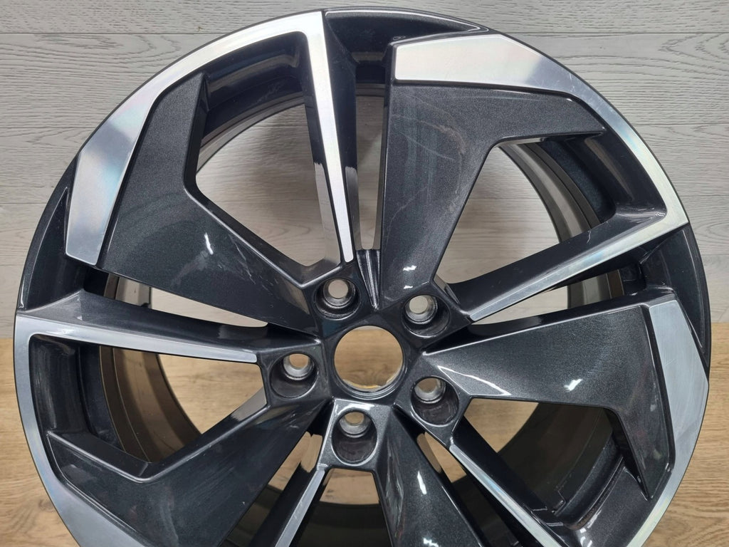 1x Alufelge 18 Zoll 7.5" 5x112 48ET Glanz Schwarz 5E3601025N Skoda Octavia I FEL8333061733ag